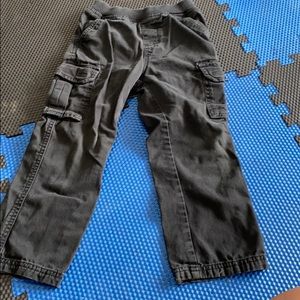 Solid black pull up cargo pants size 5T